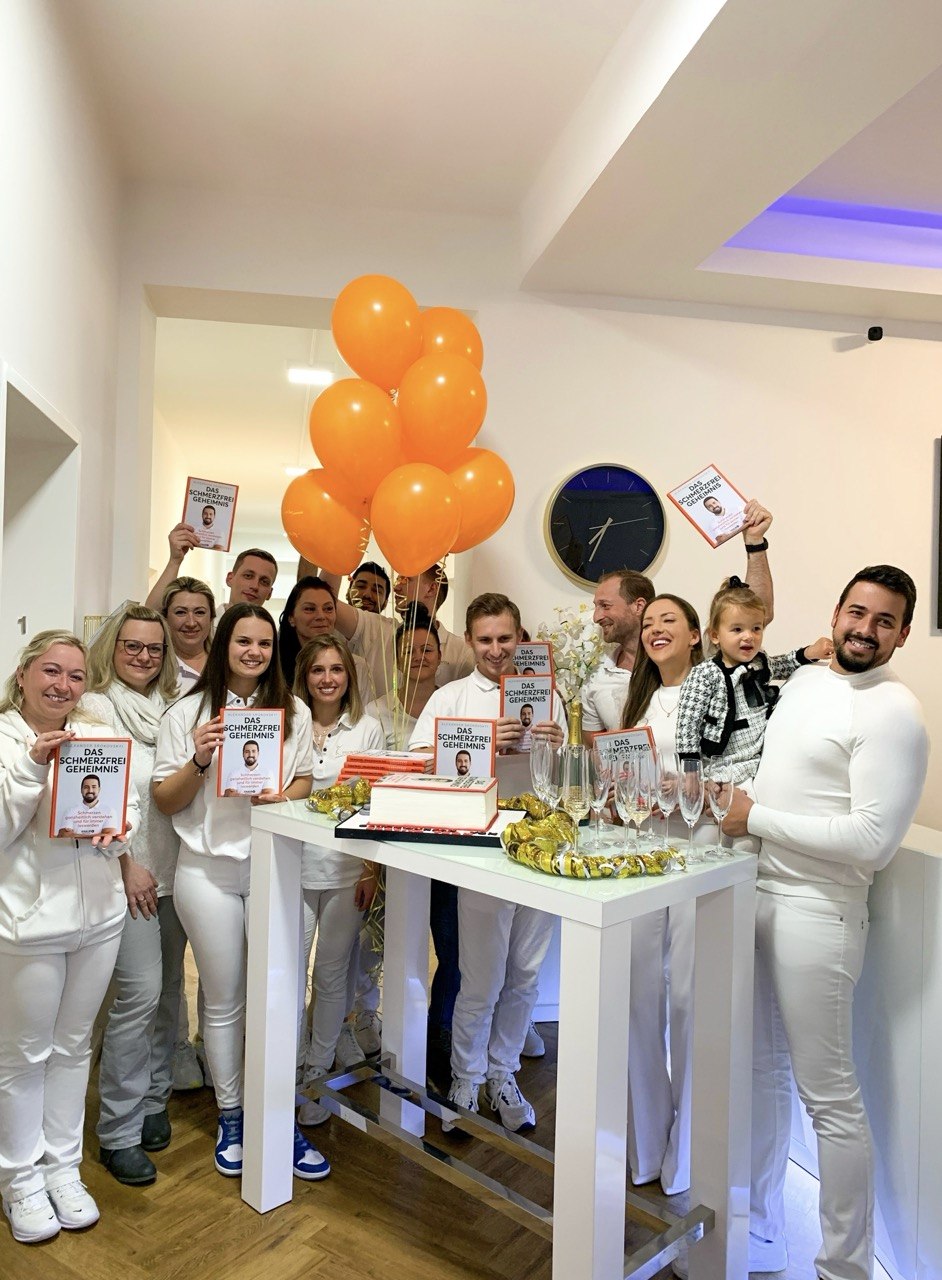 Alexander Srokovskyi mit Team